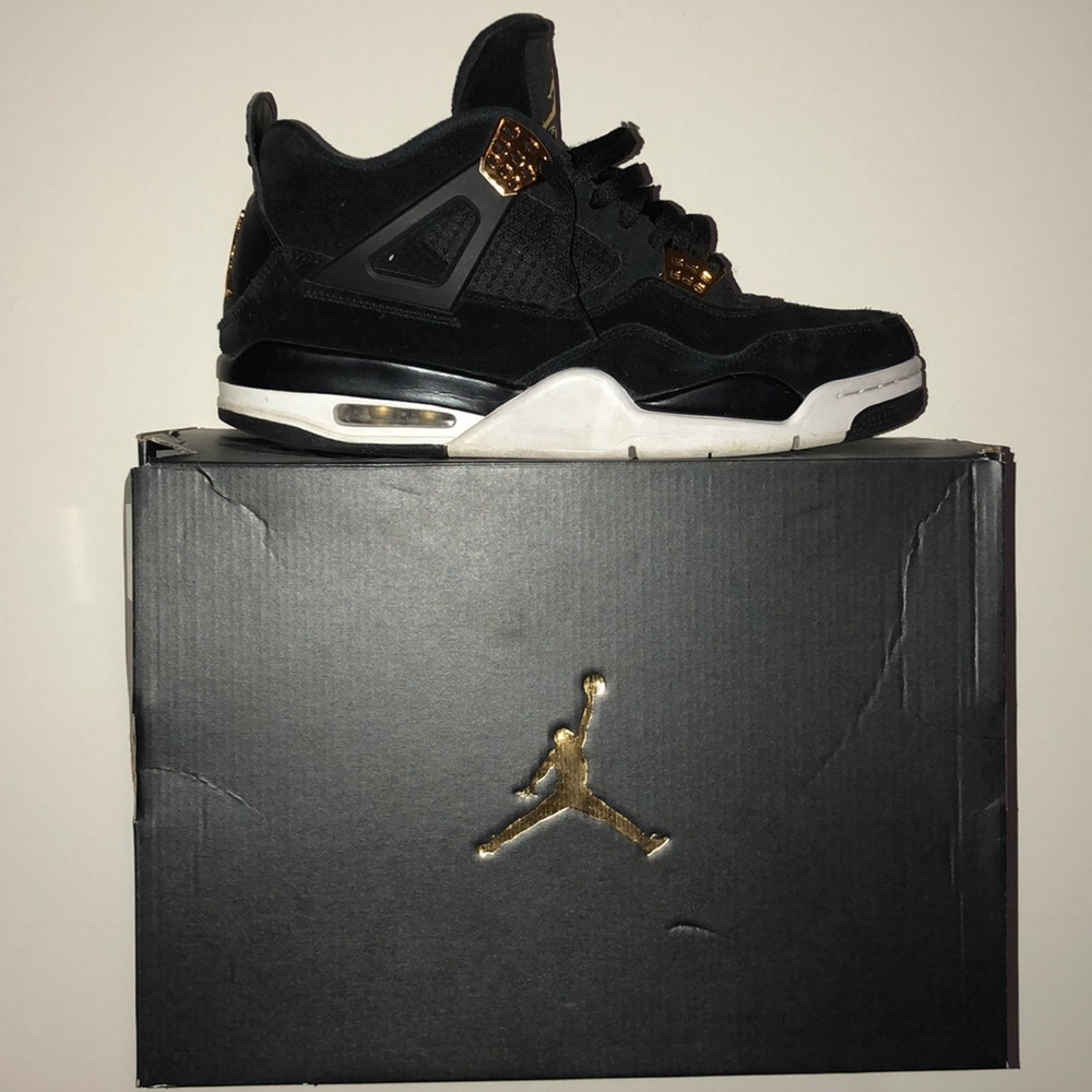 Jordan 4 Royalty size 11